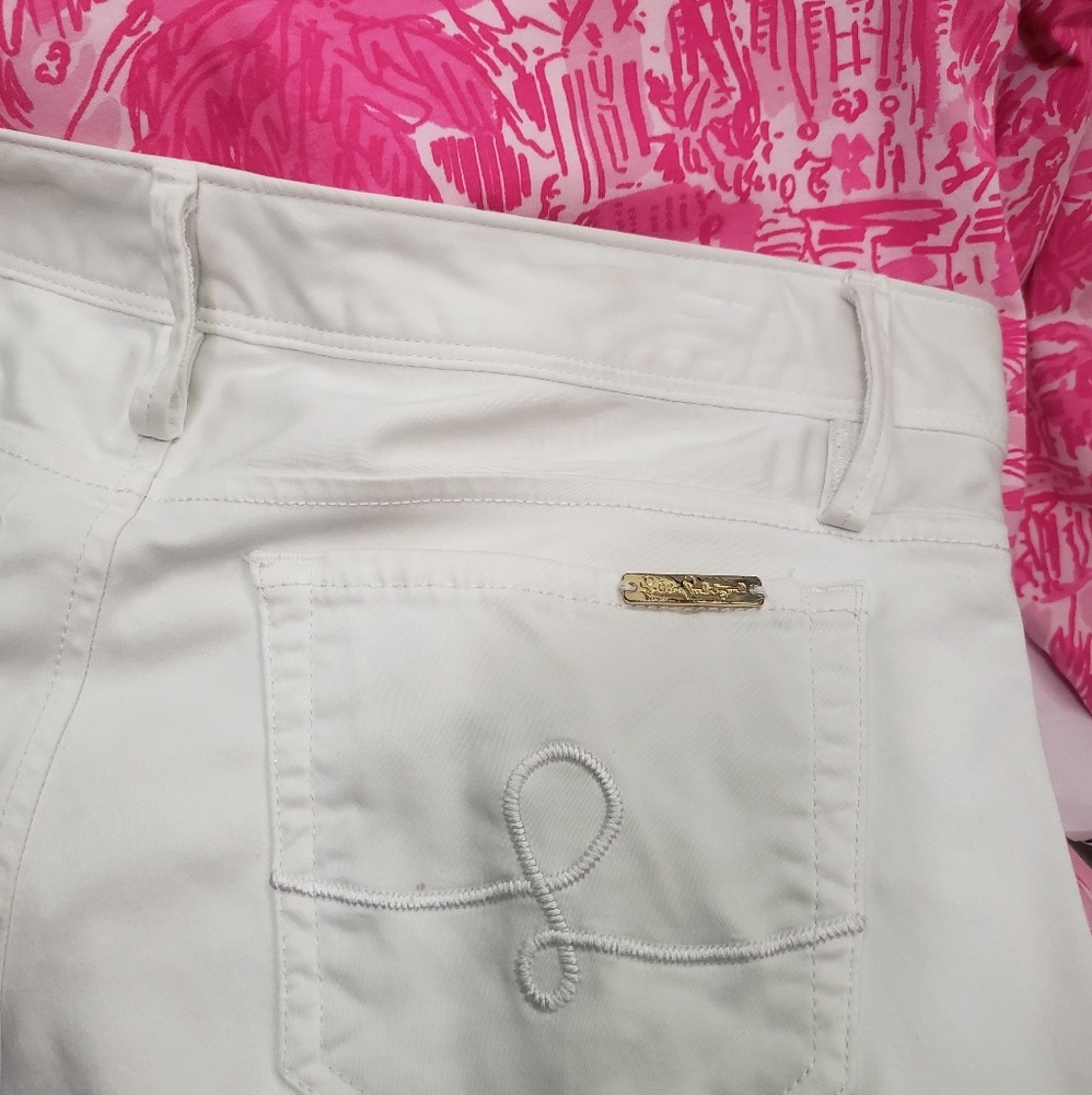 SOLD ******Lilly Pulitzer white worth Skinny 8